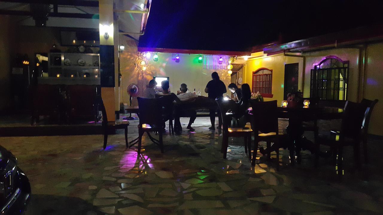 Bed and Breakfast Carribean Transient House Lucap Zewnętrze zdjęcie