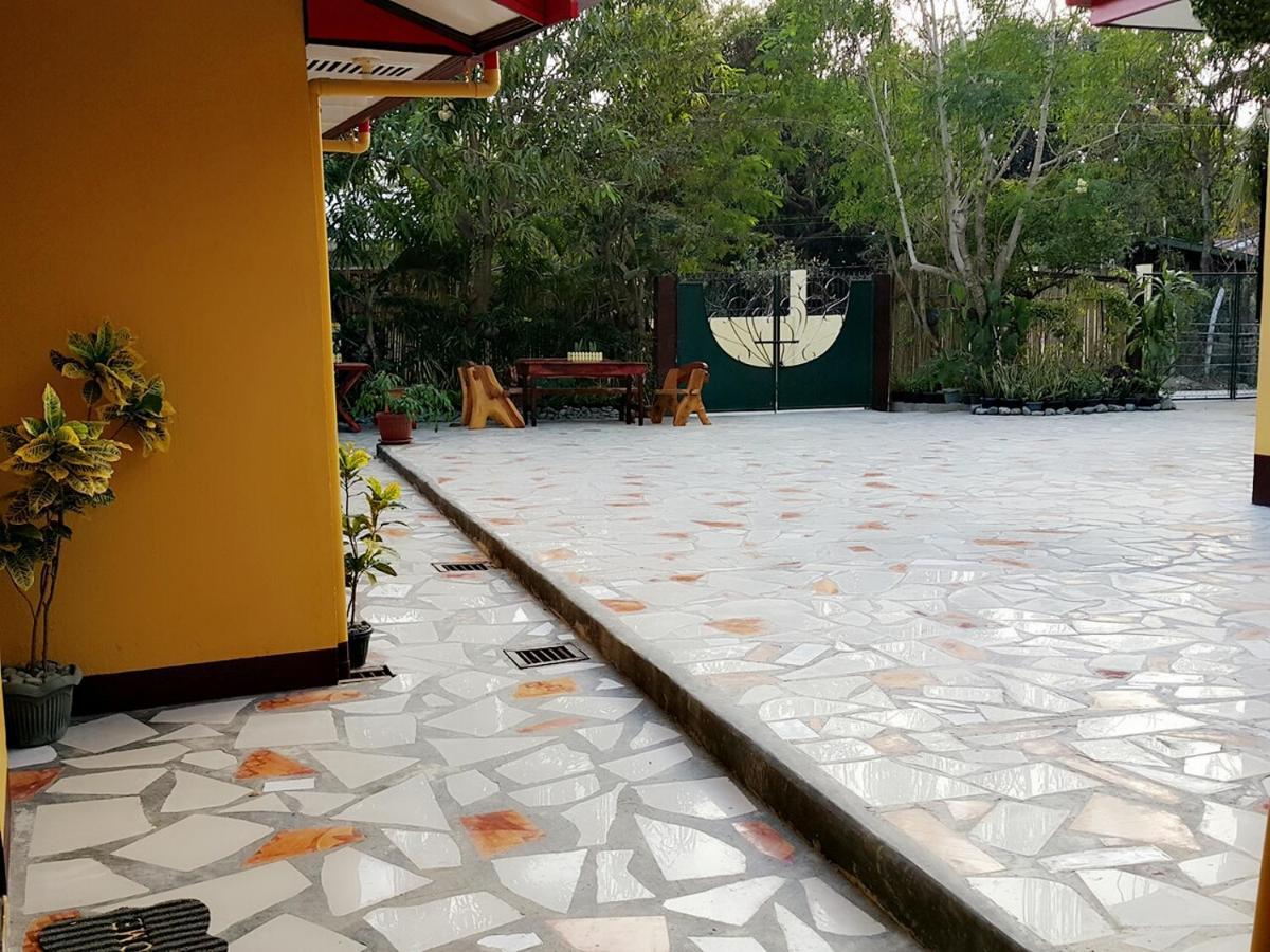 Bed and Breakfast Carribean Transient House Lucap Zewnętrze zdjęcie